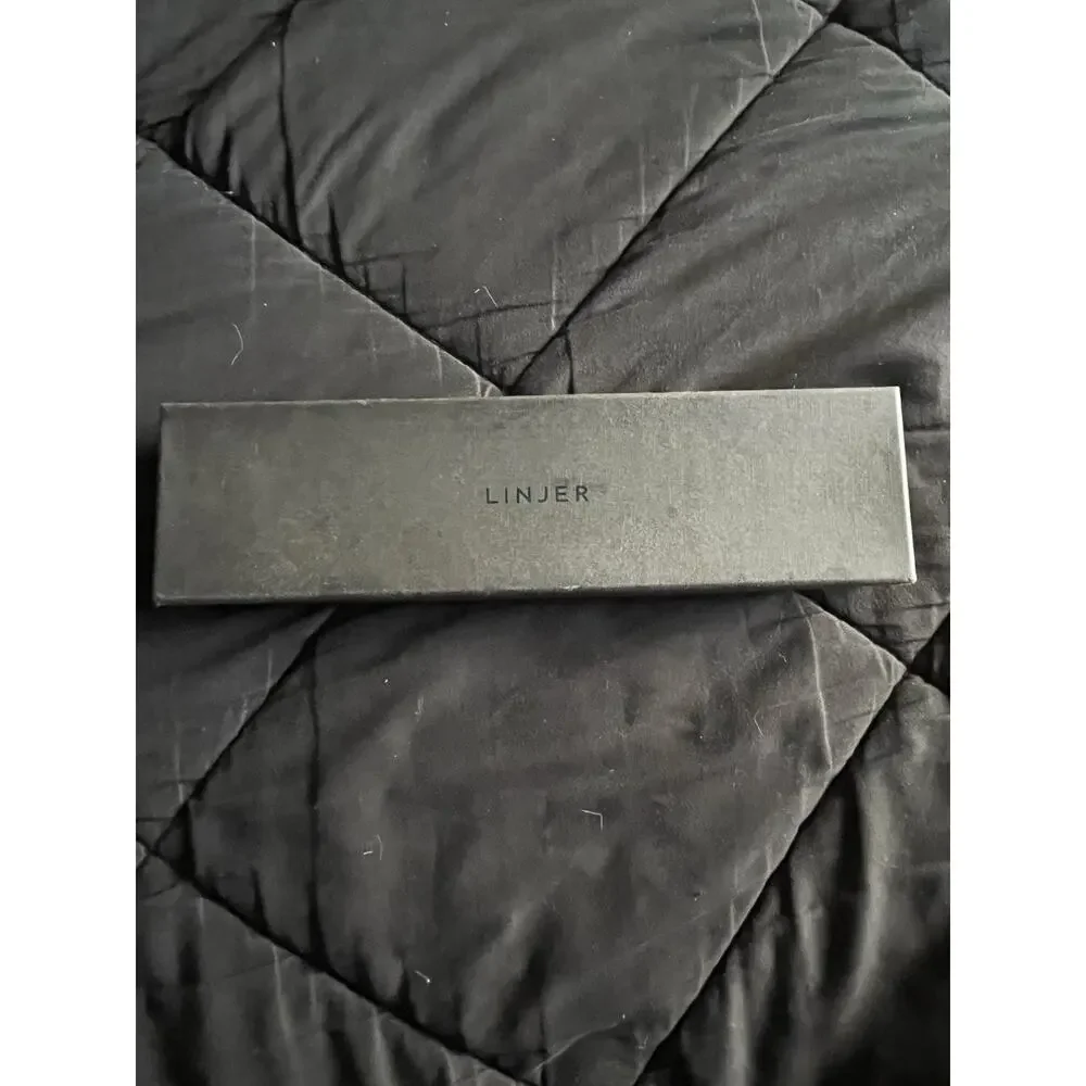 Linjer Model 40 Minimalist Watch Swiss Quartz Sapphire Crystal Black Leather Box